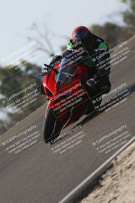 media/Nov-02-2025-Lets Ride (Sun) [[f7a3caa734]]/B Group/1120am (Turn 2 Inside)/